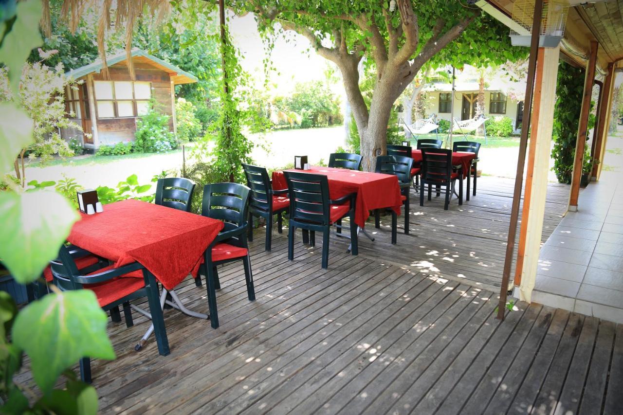 Tunays Pansiyon Bed and Breakfast Çıralı Esterno foto