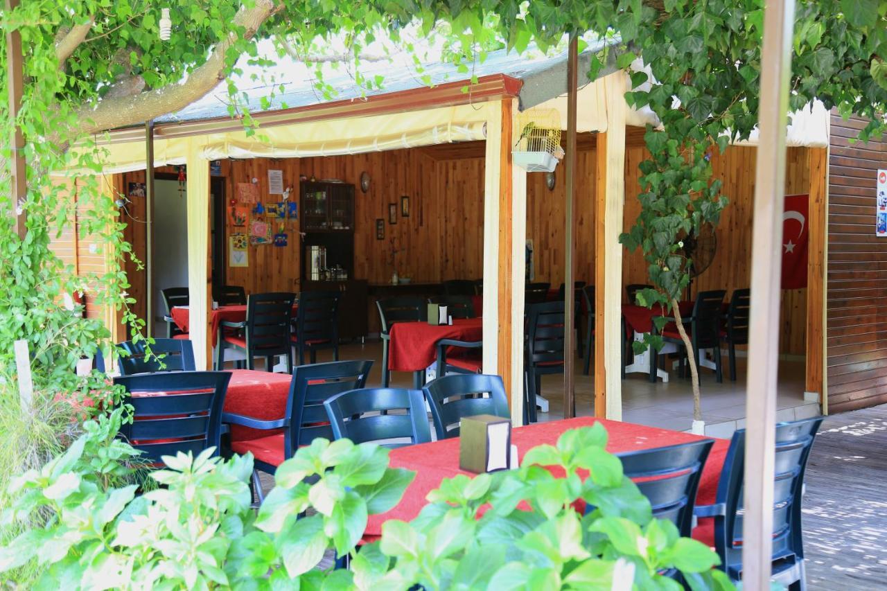 Tunays Pansiyon Bed and Breakfast Çıralı Esterno foto