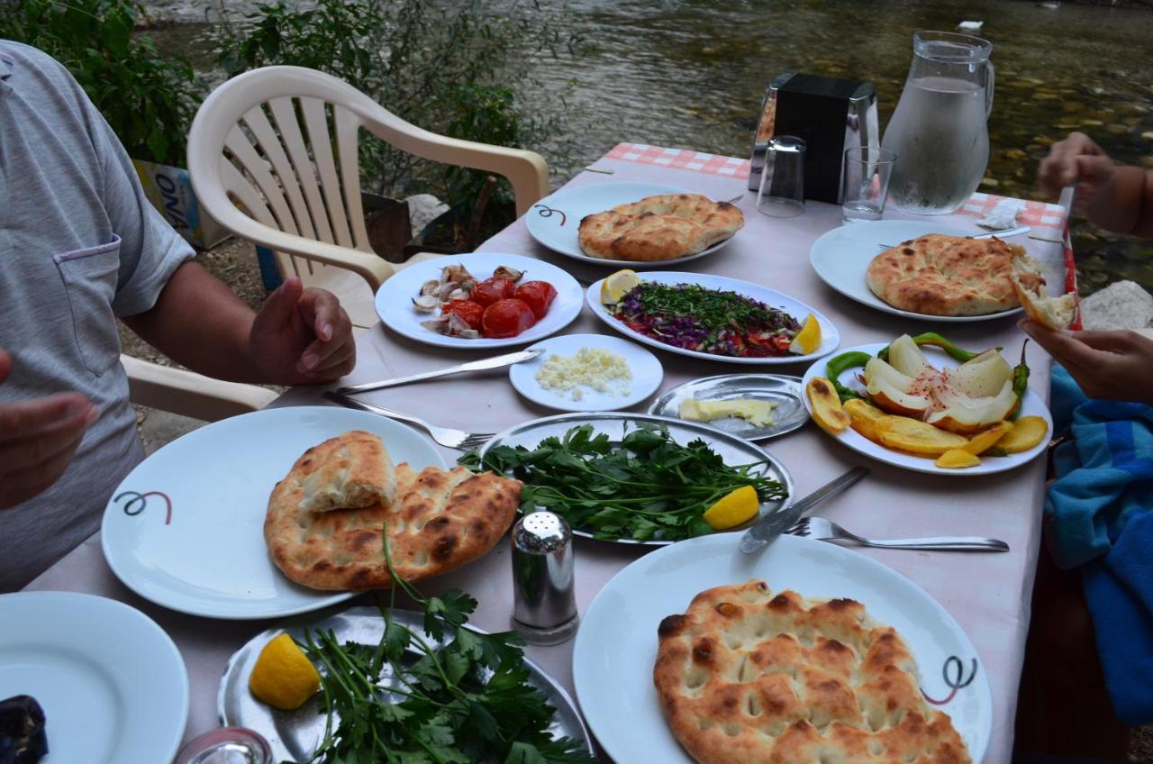 Tunays Pansiyon Bed and Breakfast Çıralı Esterno foto