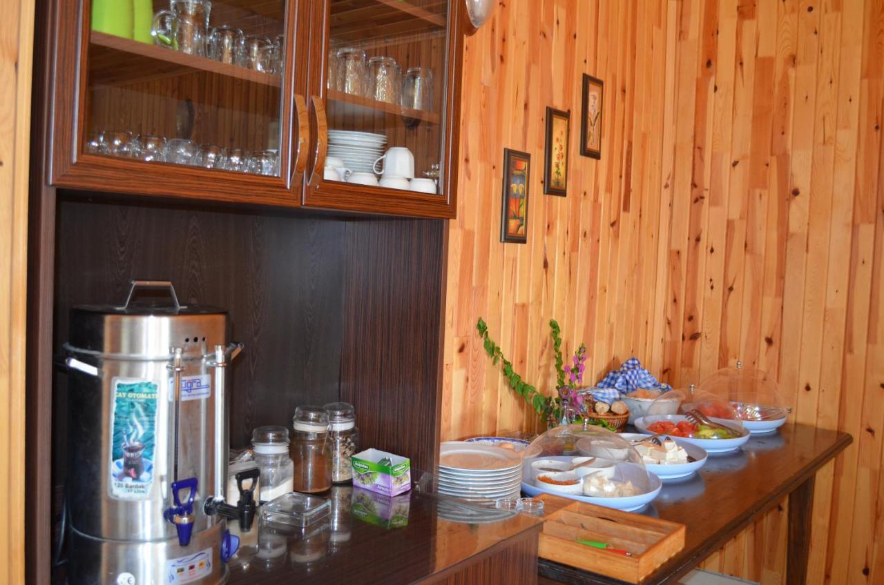 Tunays Pansiyon Bed and Breakfast Çıralı Esterno foto