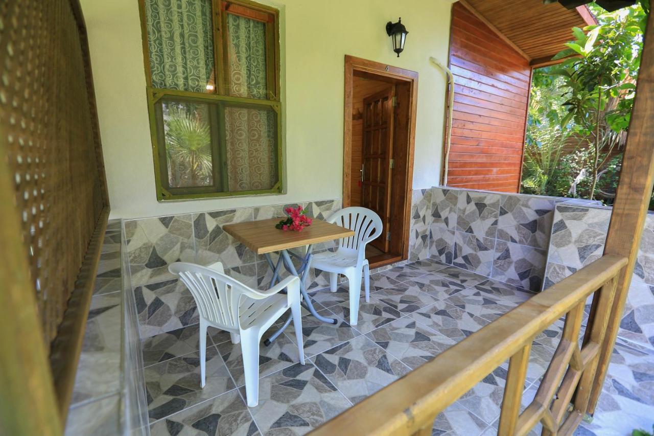 Tunays Pansiyon Bed and Breakfast Çıralı Esterno foto