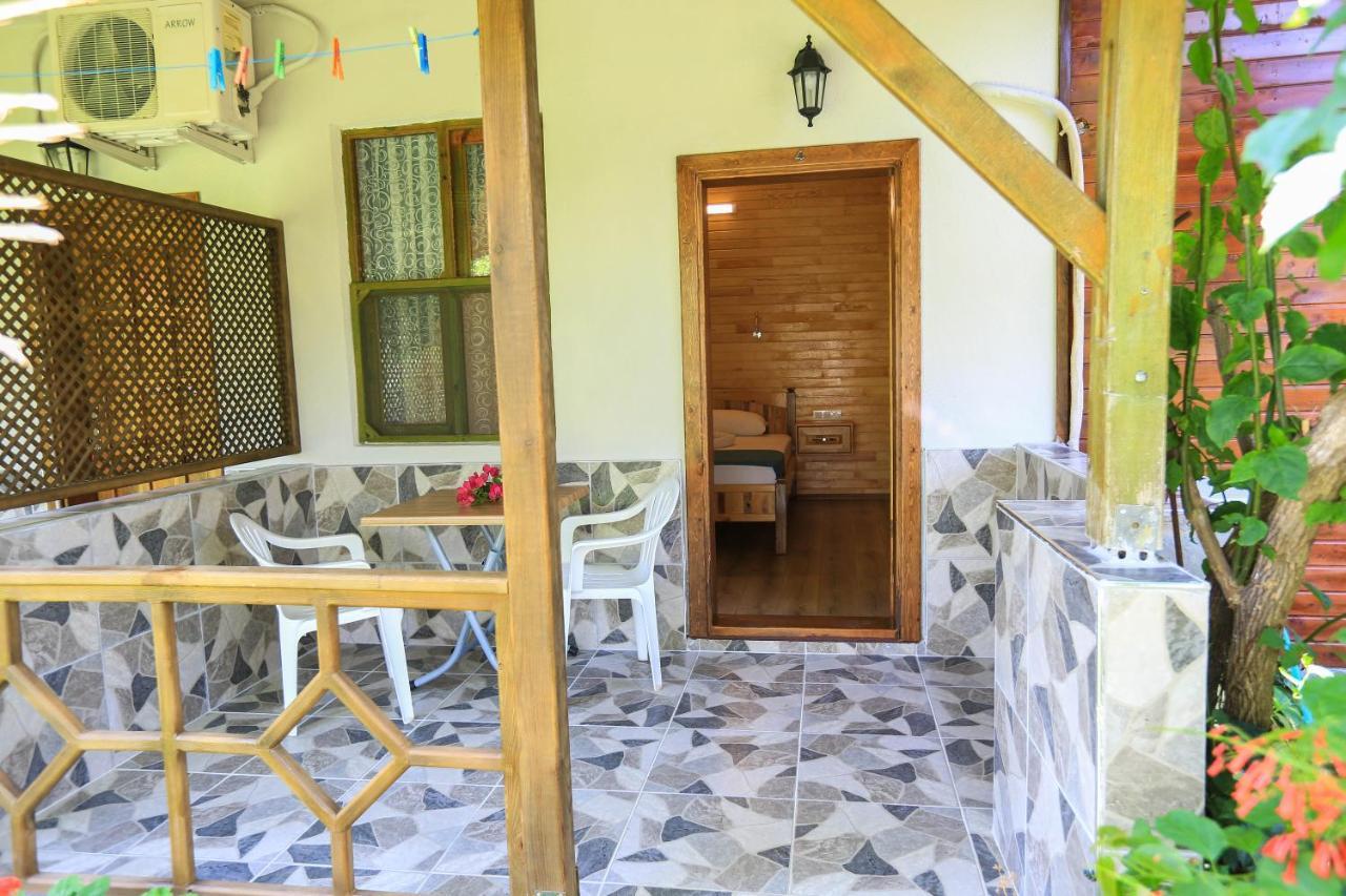 Tunays Pansiyon Bed and Breakfast Çıralı Esterno foto