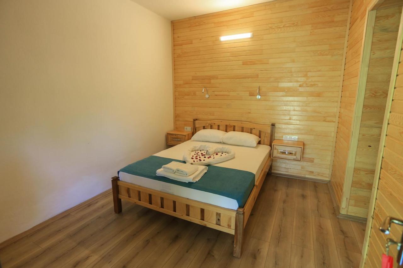 Tunays Pansiyon Bed and Breakfast Çıralı Esterno foto