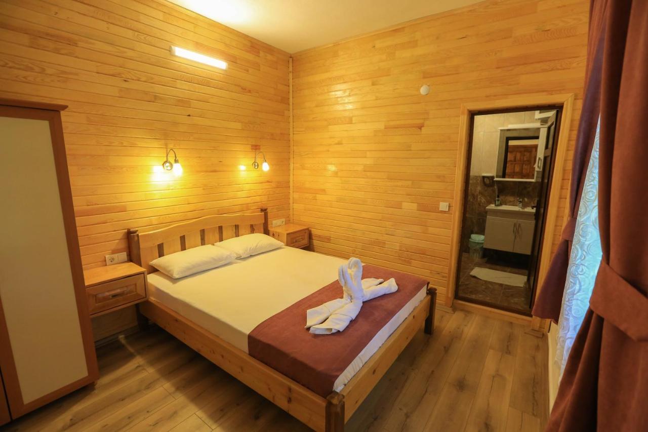 Tunays Pansiyon Bed and Breakfast Çıralı Esterno foto